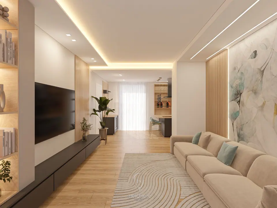 Soggiorno in lunga prospettiva con parete televisione, parquet e luce a soffitto